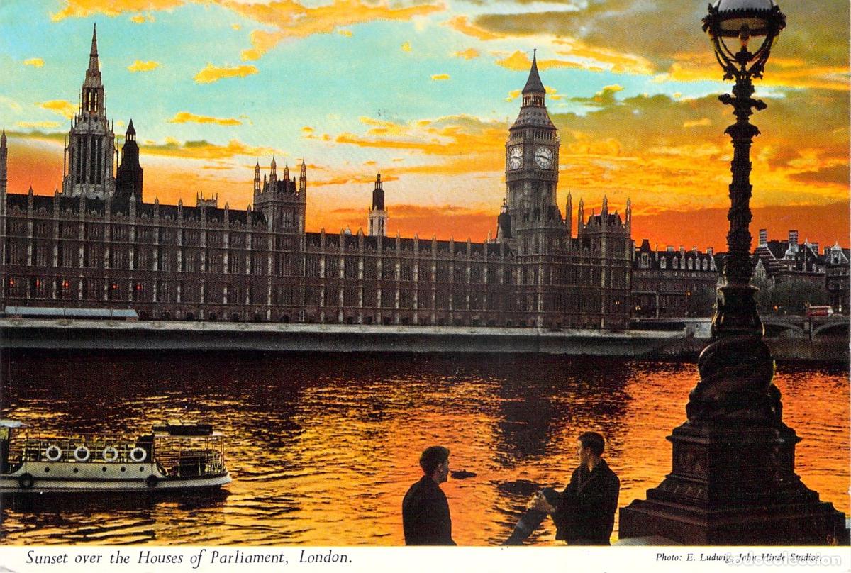 Postkarten: Postal de Londres Atardecer sobre las Casas del Parlamento y Big Ben