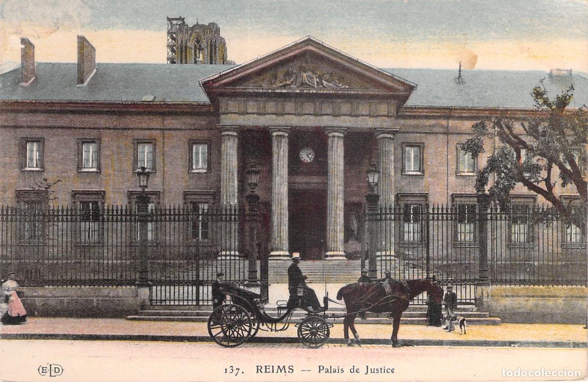 Postales: Postal Reims Palais de Justice con Carruaje de Caballos
