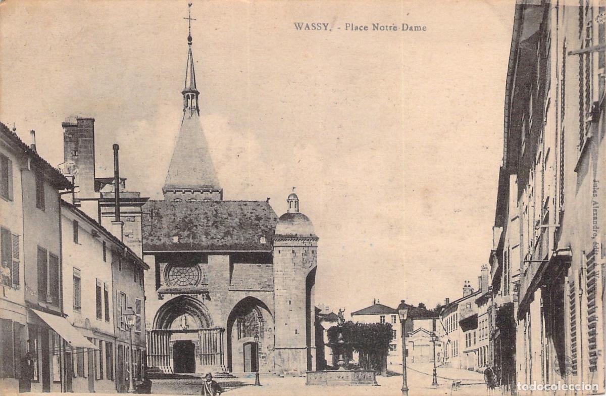 Postales: Postal de la Plaza Notre-Dame en Wassy, Francia