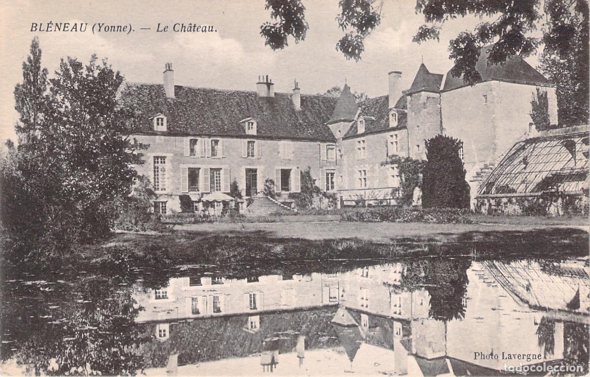 Postales: Postal del Castillo de Bl&eacute;neau con Reflejo en el Agua, Yonne