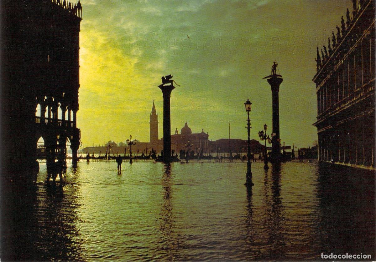 Postales: Postal de Venecia con Acqua Alta en Piazzetta San Marco al Amanecer