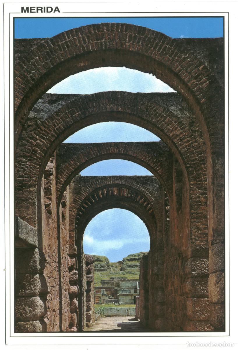 Postales: M&Eacute;RIDA (Badajoz)_Anfiteatro Romano, entrada_Arribas. 2037 / Teatros romanos Hispania
