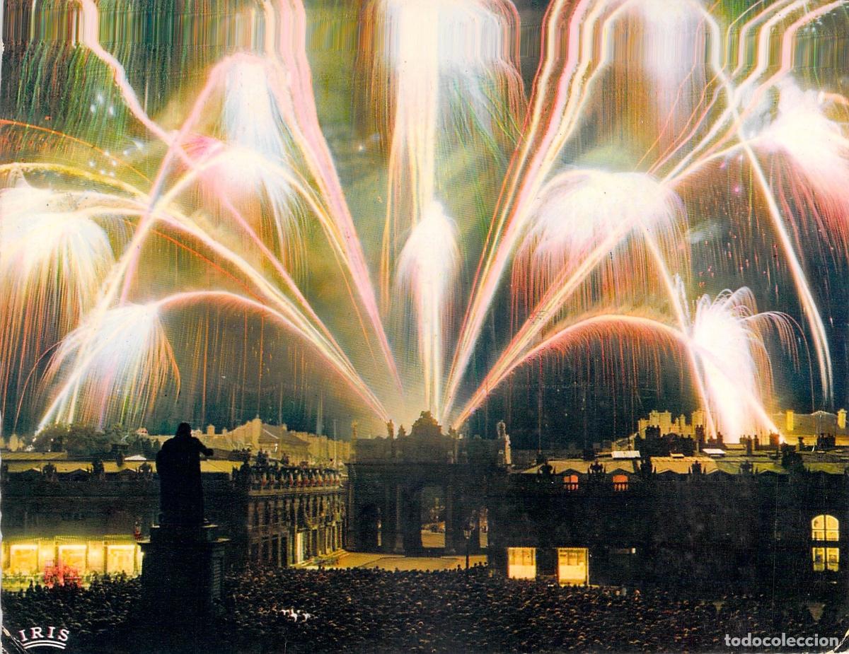 Postcards: Postal Nocturna Nancy Francia Fuegos Artificiales en Arco de Triunfo