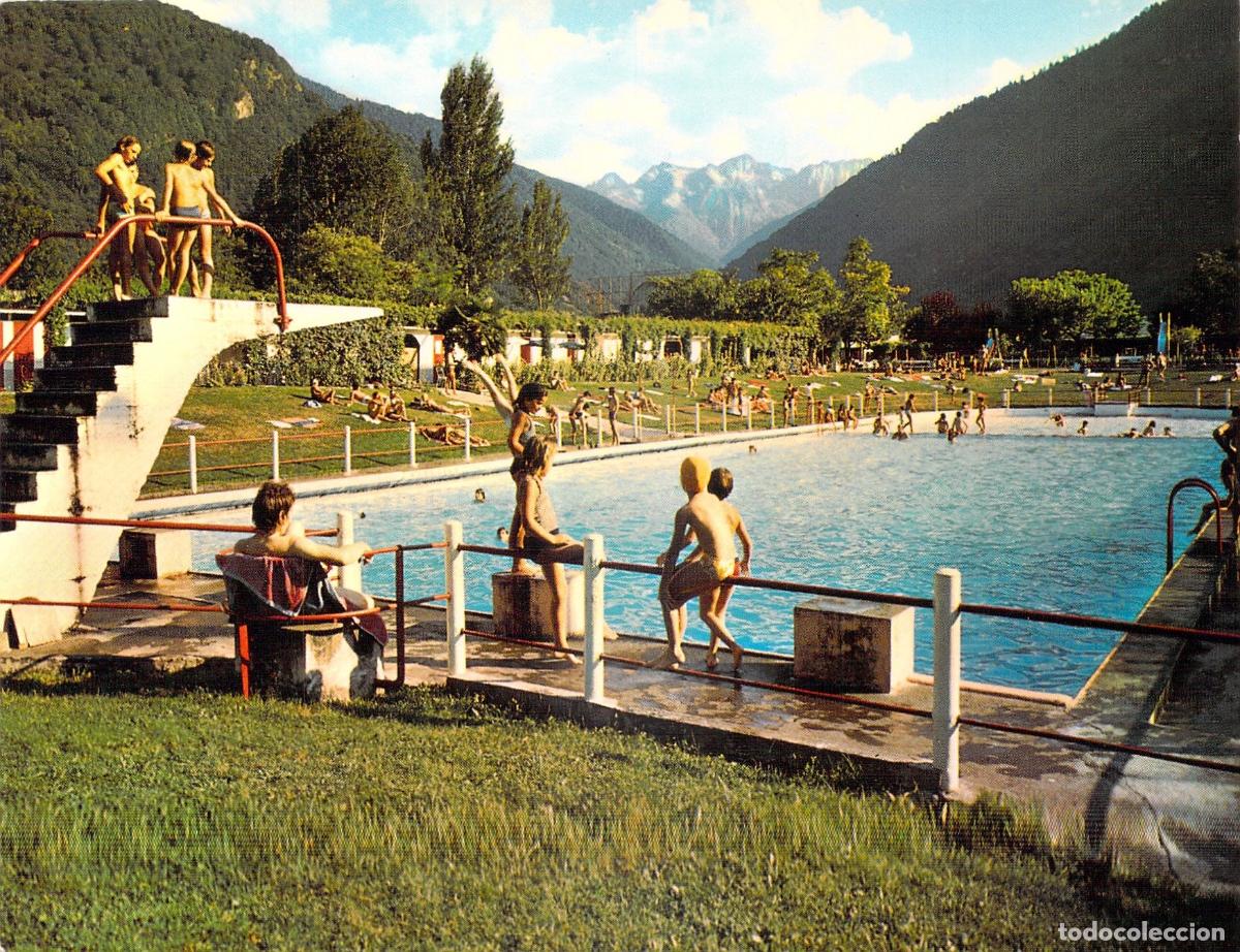 Postales: Postal de la Piscina de Luchon con Vistas a los Pirineos
