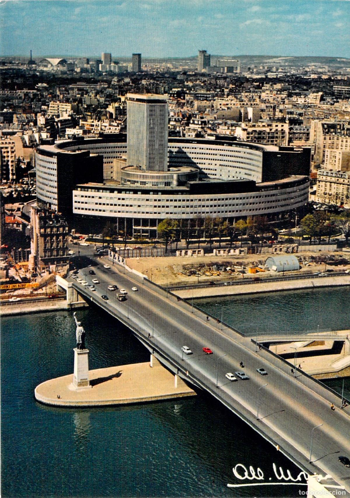 Postales: Postal de Par&iacute;s Maison de la Radio y Estatua de la Libertad