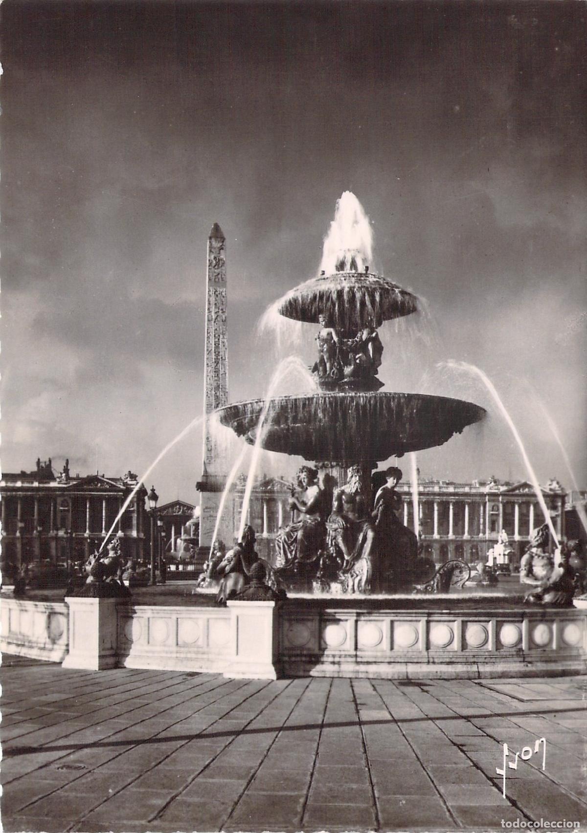 Postales: Postal de Par&iacute;s: Fuente de la Plaza de la Concordia y Obelisco de Luxor