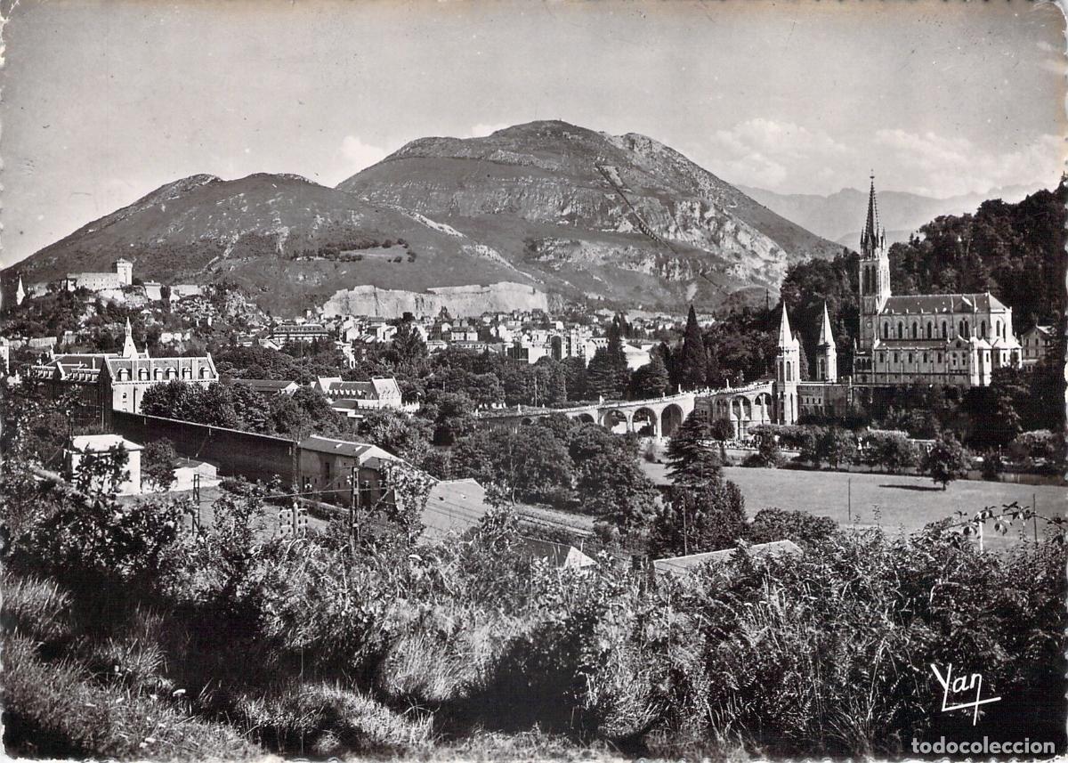 Postales: Postal de Lourdes con la Bas&iacute;lica y el Castillo Fuerte