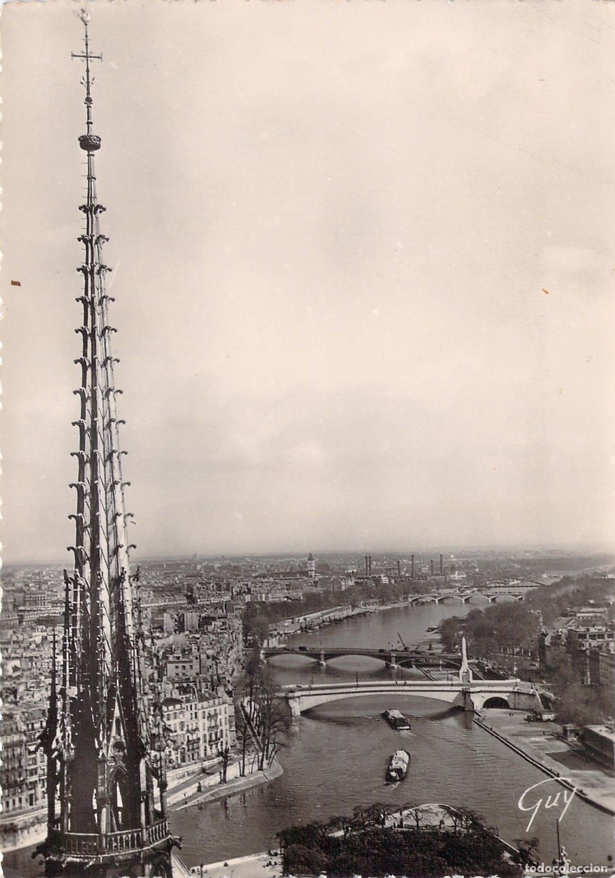 Cartoline: Postal de Par&iacute;s: Flecha de Notre-Dame y Panorama del Sena