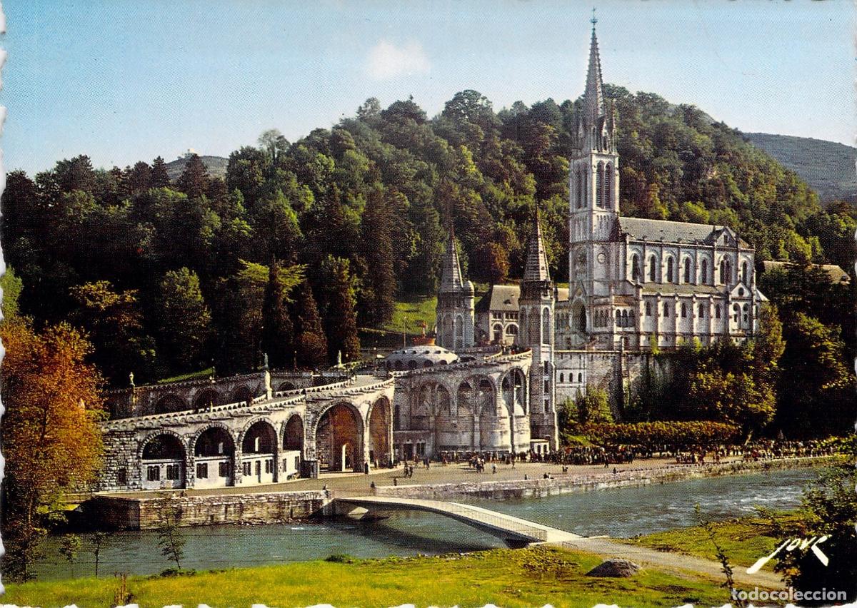 Postales: Postal de la Bas&iacute;lica y el R&iacute;o Gave en Lourdes Francia