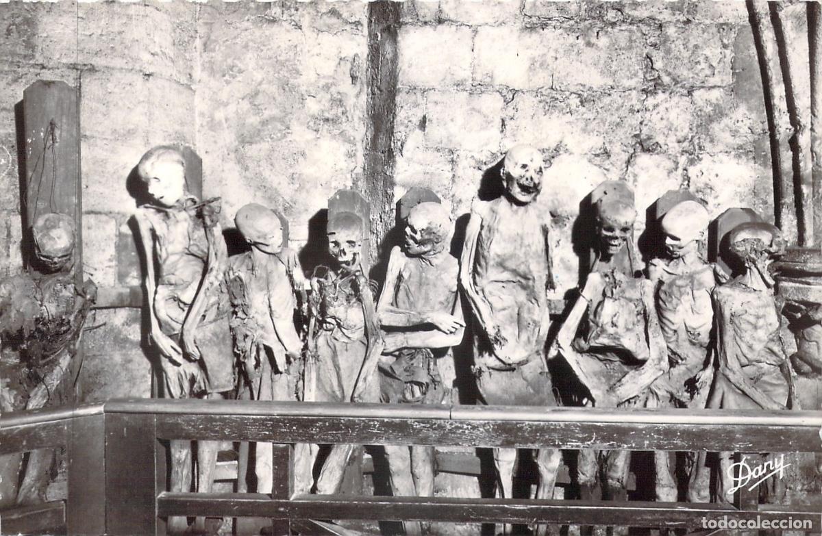 Postales: Postal de las Momias de la Cripta de Saint-Michel en Burdeos