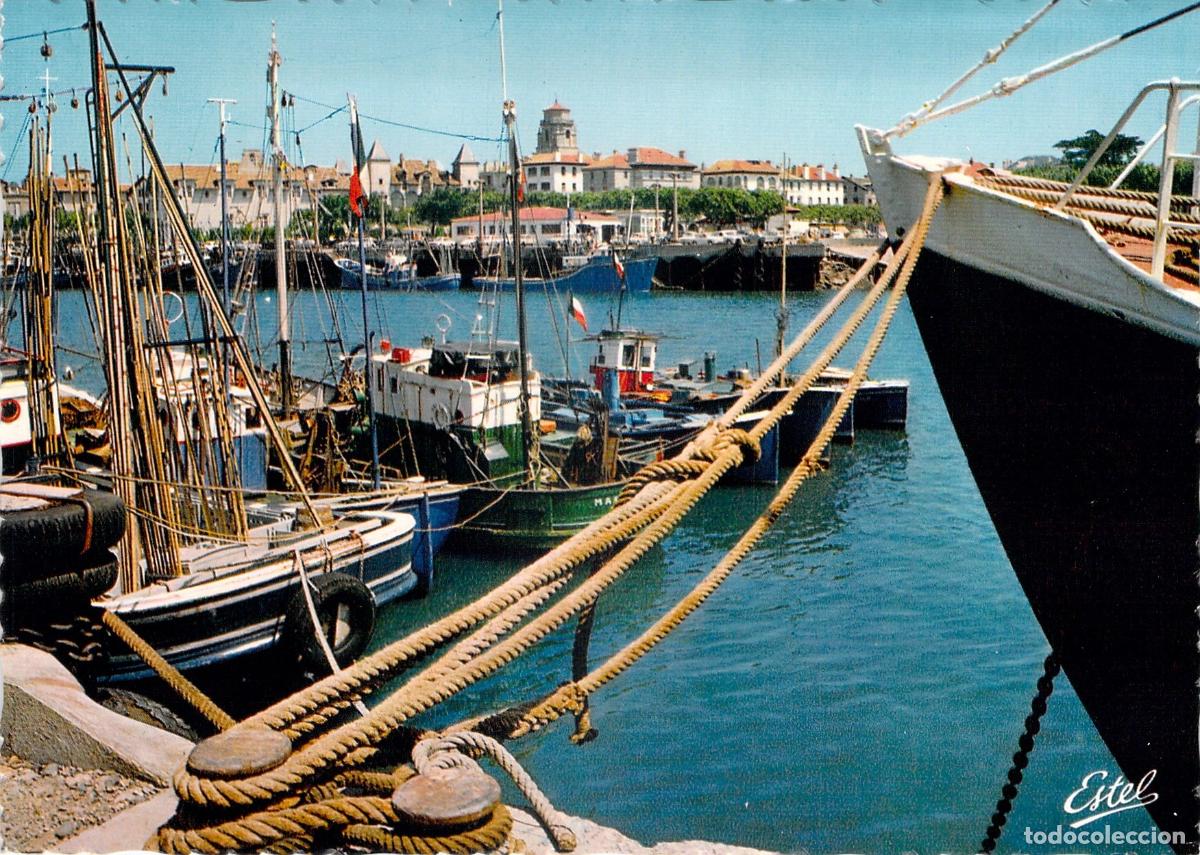 Postales: Postal de Saint-Jean-de-Luz Vista del Puerto y Barcos de Pesca