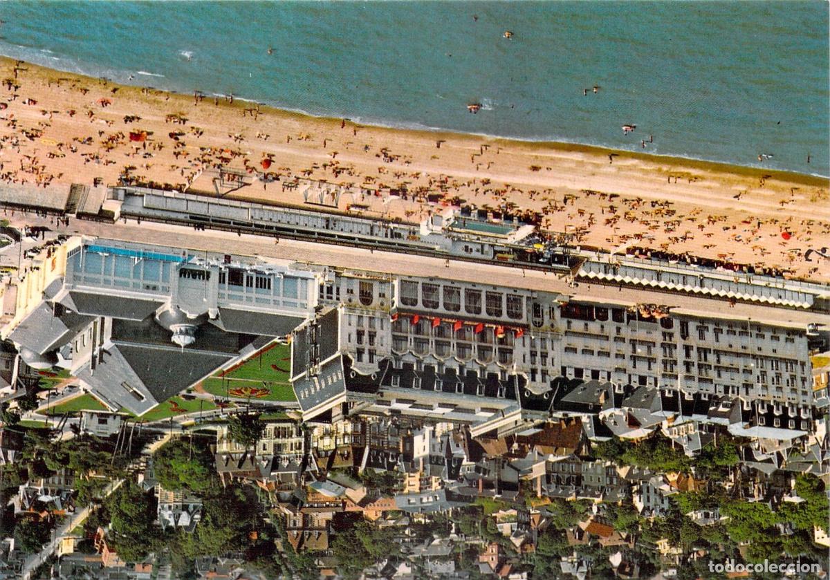 Cartes Postales: Postal Vista A&eacute;rea de la Playa y el Casino de Cabourg