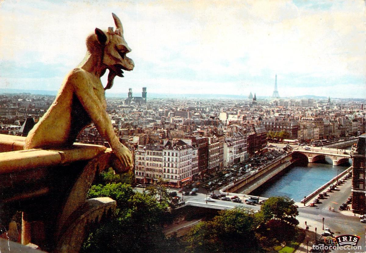 Cartes Postales: Postal de Par&iacute;s: G&aacute;rgola El Diablo en Notre-Dame con Vistas de la Ciudad