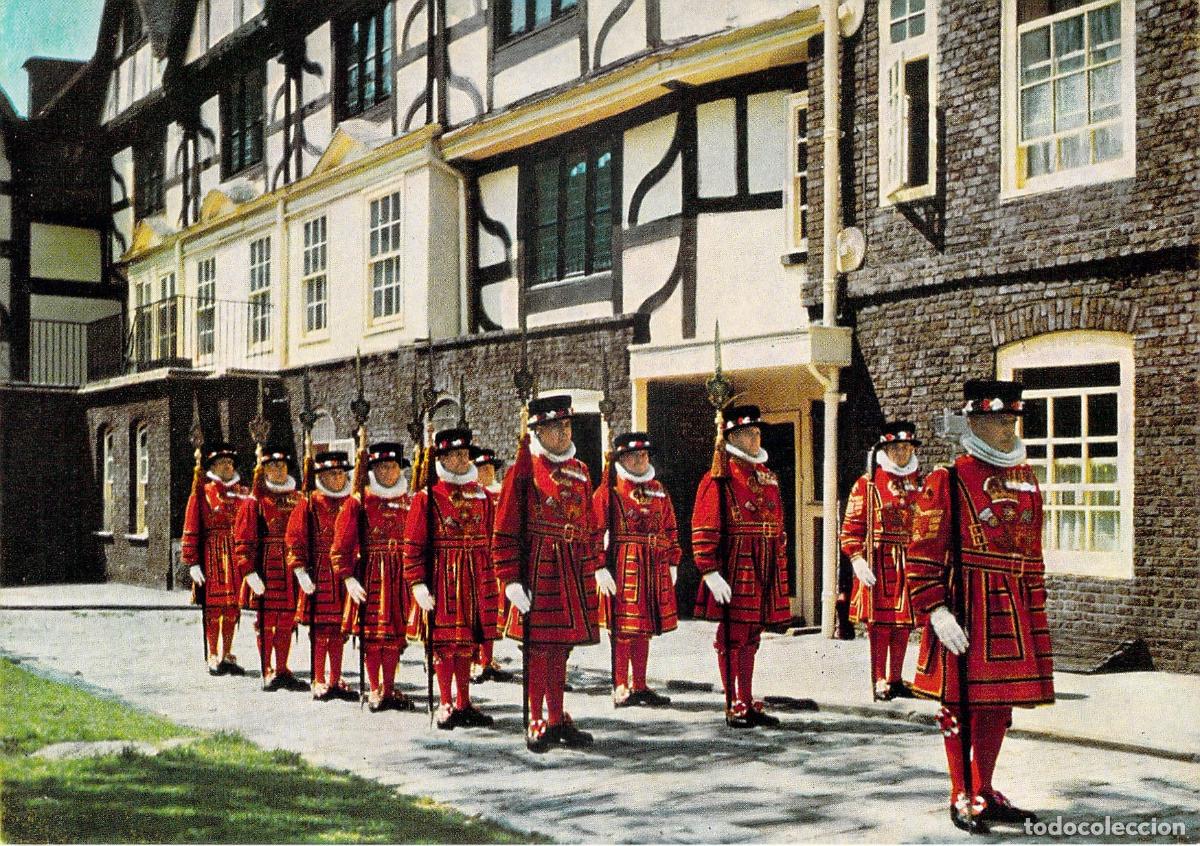 Cartes Postales: Postal de la Torre de Londres con los Yeomen Warders en Desfile