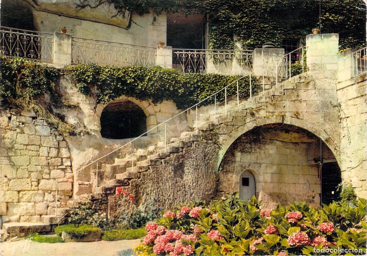 Postales: Postal de Casa y Cueva Trogloditas en Touraine, Francia