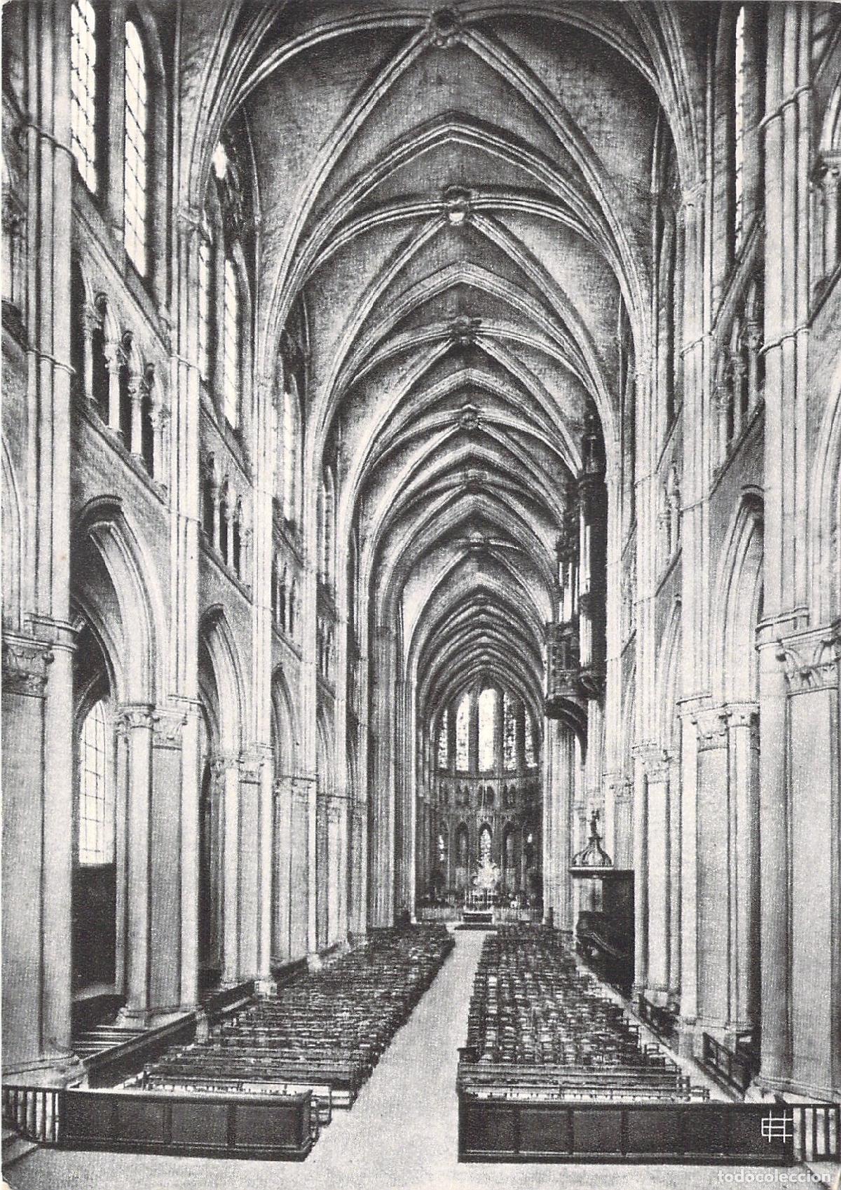 Postales: Postal de la Nave Central de la Catedral de Chartres, Francia