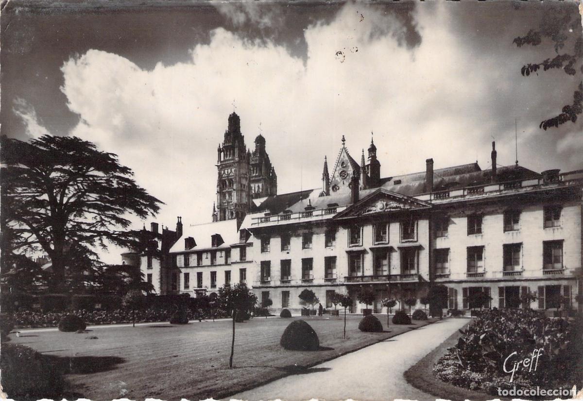 Postales: Postal de Tours Francia Plaza del Museo y Torres de la Catedral