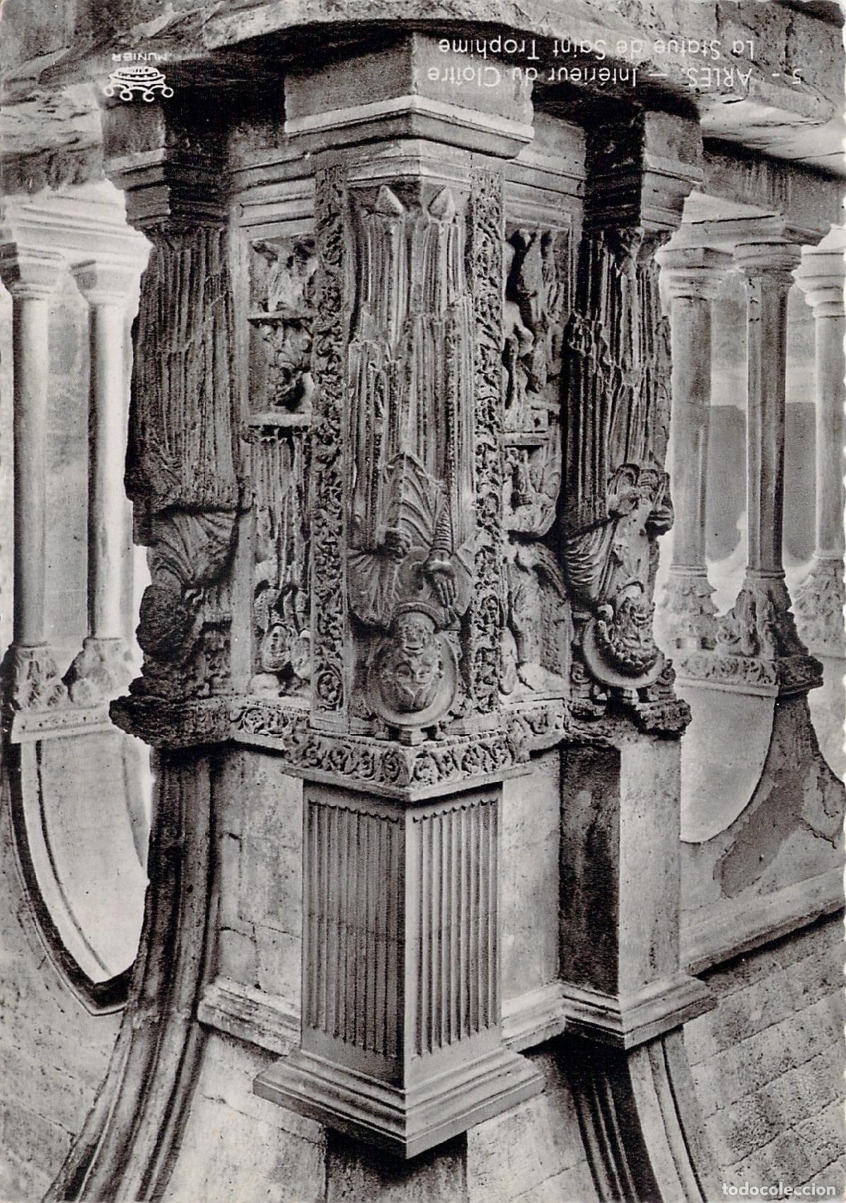 Postales: Postal Claustro de Saint-Trophime en Arles, Estatua de San Tr&oacute;fimo