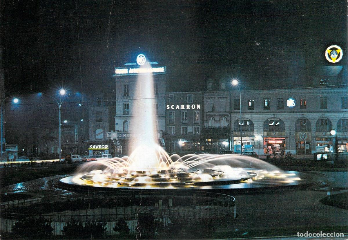 Cartes Postales: Postal de Le Mans Francia Place de la R&eacute;publique Fuente Luminosa