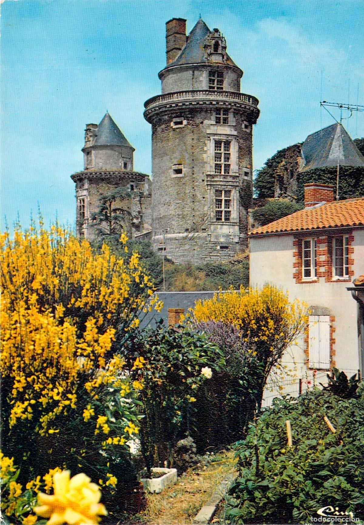 Postales: Postal Castillo de Apremont y sus Torres en Vend&eacute;e Francia