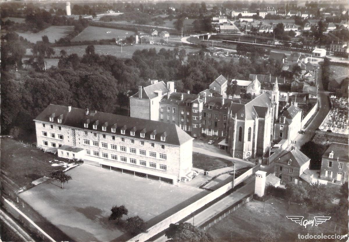 Postales: Postal de Briouze Vista A&eacute;rea Instituci&oacute;n Notre-Dame Orne Francia