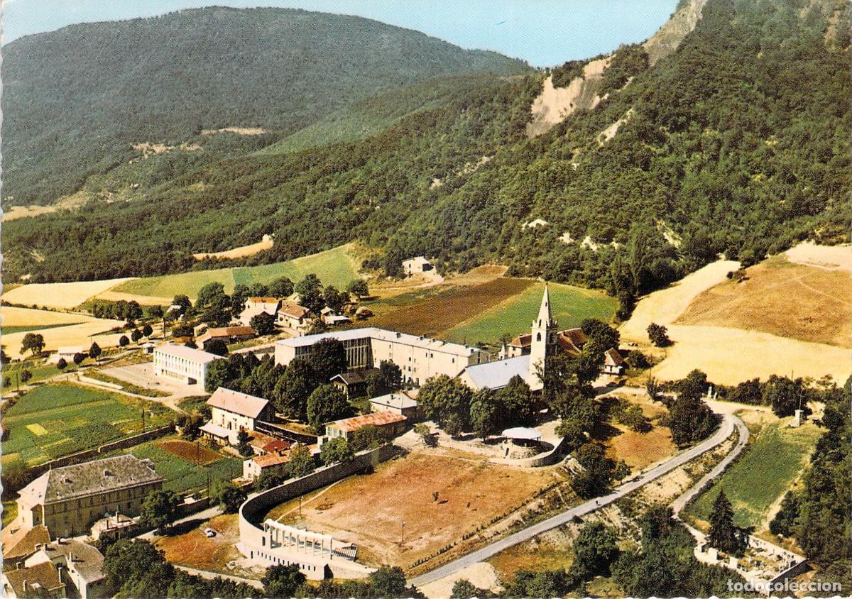 Postales: Postal Notre-Dame du Laus, Vista A&eacute;rea del Santuario