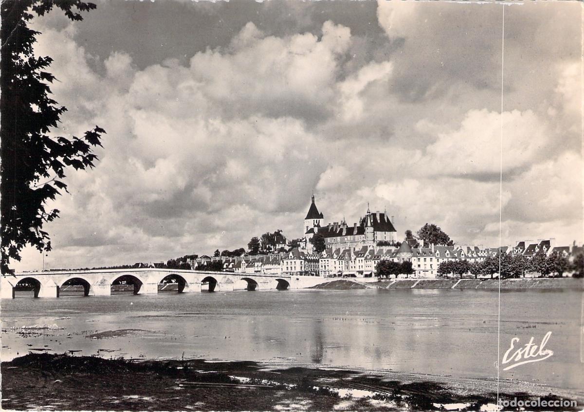 Postales: Postal de Gien Vista General con el R&iacute;o Loira y el Castillo