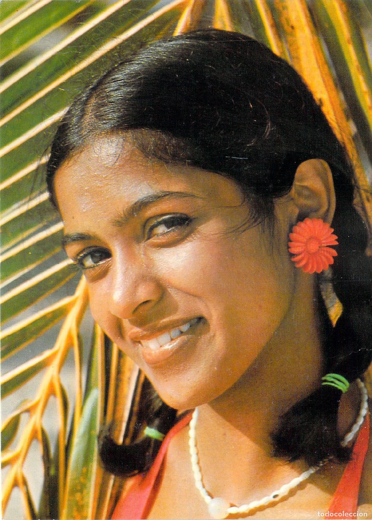 Postkarten: Postal de Guadalupe Un gracieux sourire Retrato de Mujer del Caribe