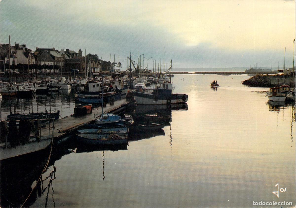 Postais: Postal del Puerto de Tr&eacute;boul al Amanecer, Douarnenez, Breta&ntilde;a