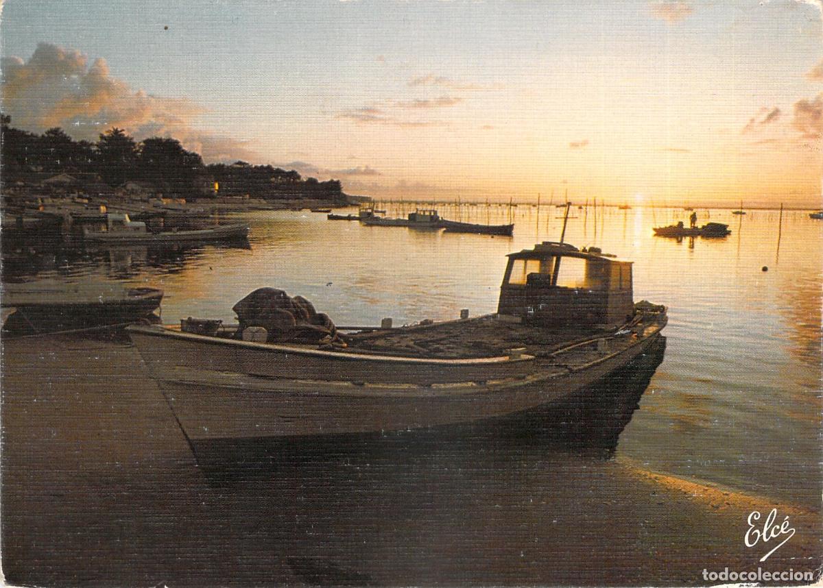 Postales: Postal de Barco en la Playa al Atardecer Costa Atl&aacute;ntica de Francia