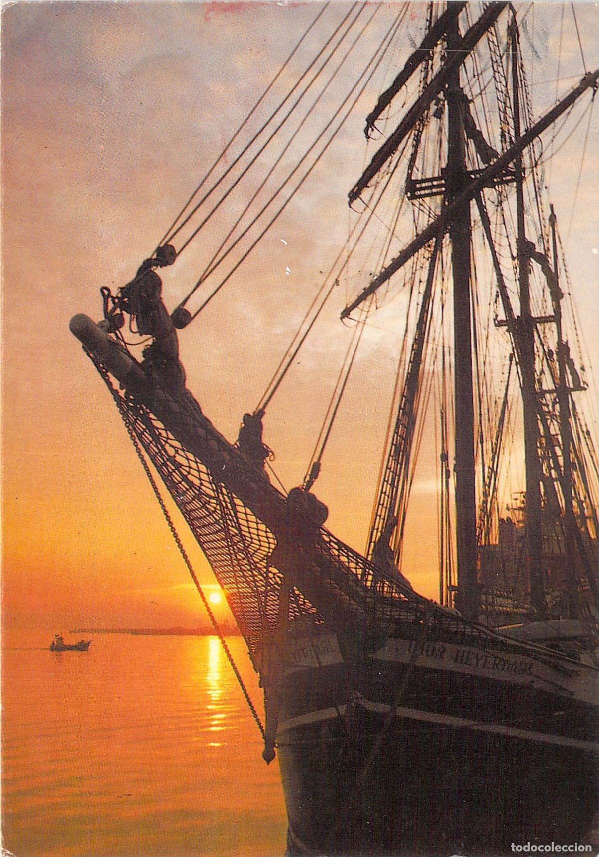 Postales: Postal de Barco de Tres M&aacute;stiles al Amanecer