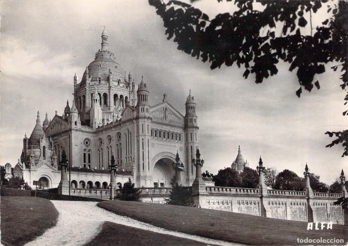 Postkarten: Postal de la Bas&iacute;lica de Lisieux en Calvados Francia