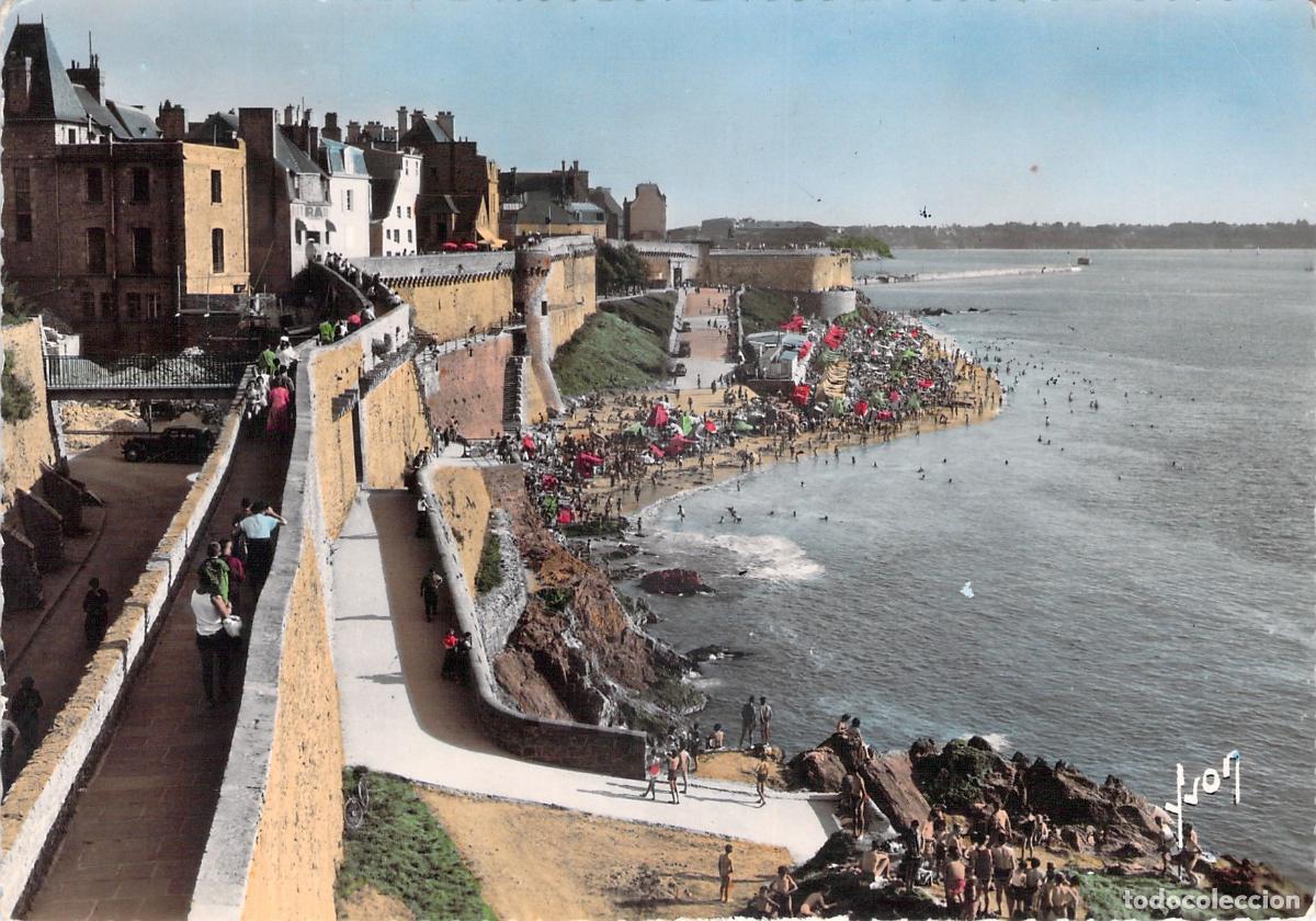 Cartoline: Postal de Saint-Malo: Murallas y Playa de Bon Secours, Francia