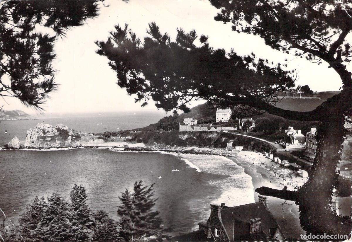 Cartoline: Postal de Perros-Guirec Playa de Trestrignel y Pointe du Ch&acirc;teau Francia