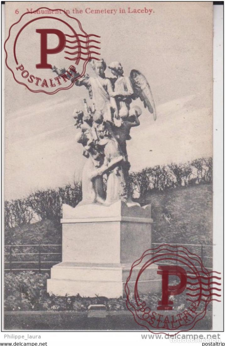 Cartes Postales: Monument in the Cemetery in Laceby