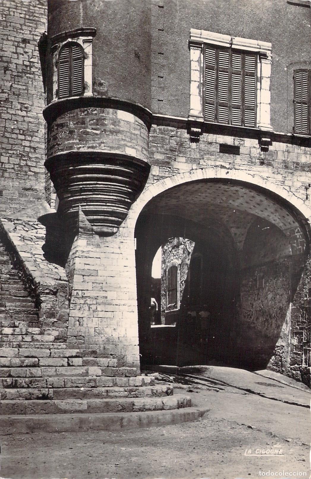 Postcards: Postal de Hy&egrave;res-les-Palmiers, La Porte Saint-Paul en Var, Francia