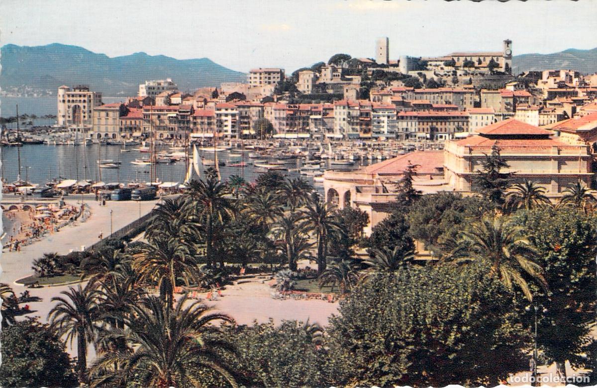 Postales: Postal de Cannes: Vista del Casino, el Puerto y Le Suquet