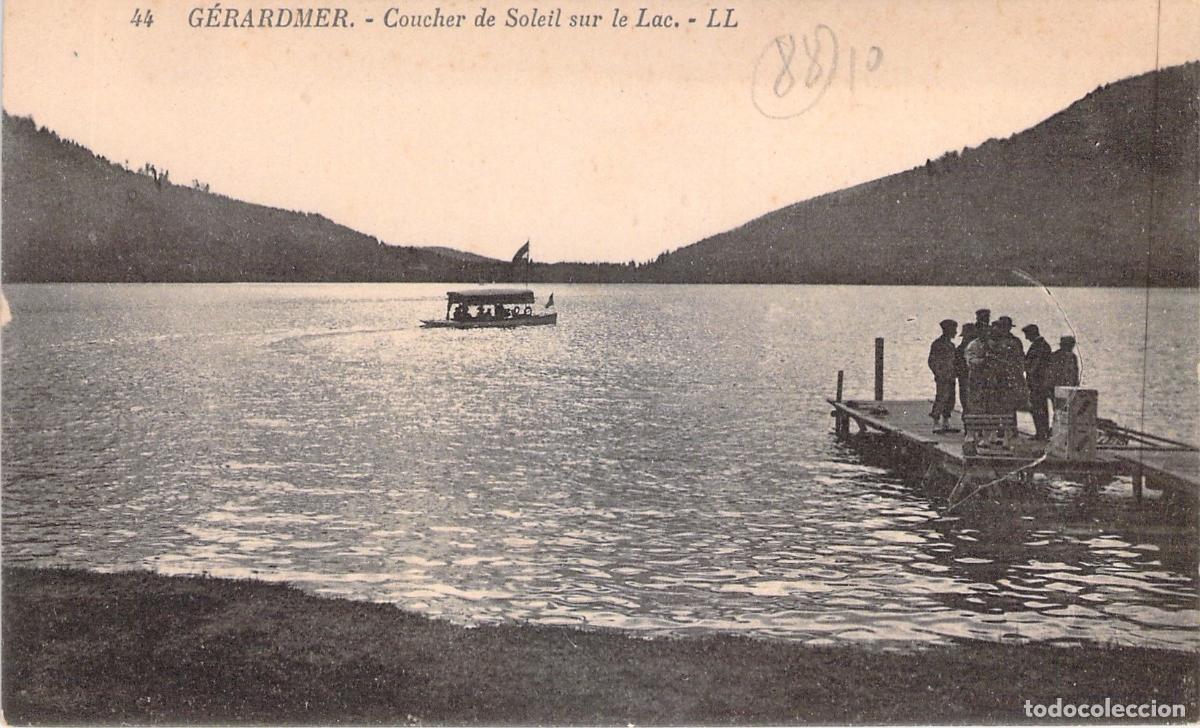 Postales: Postal de G&eacute;rardmer: Atardecer sobre el Lago, Francia