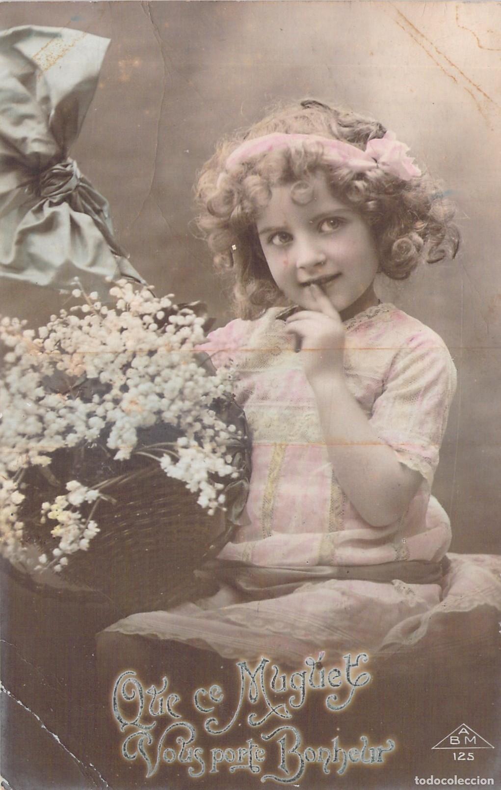 Postales: Postal Francesa de Ni&ntilde;a con Cesta de Lirios del Valle