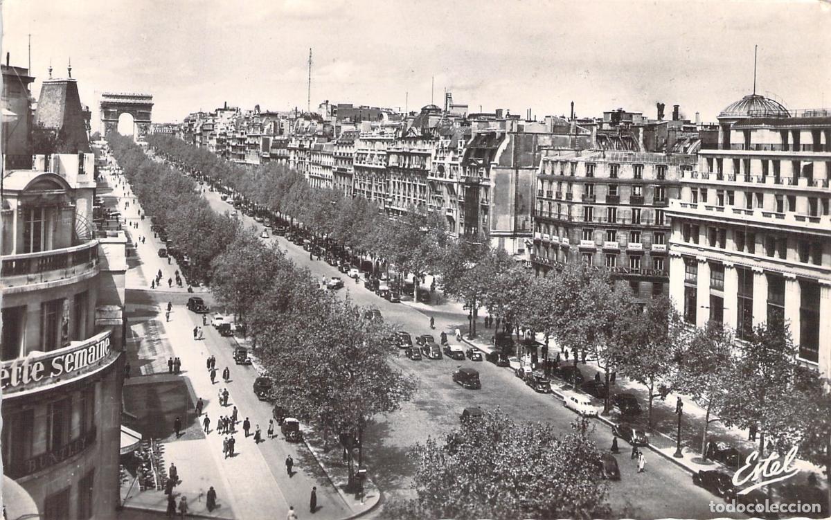 Postales: Postal de los Campos El&iacute;seos y el Arco de Triunfo en Par&iacute;s