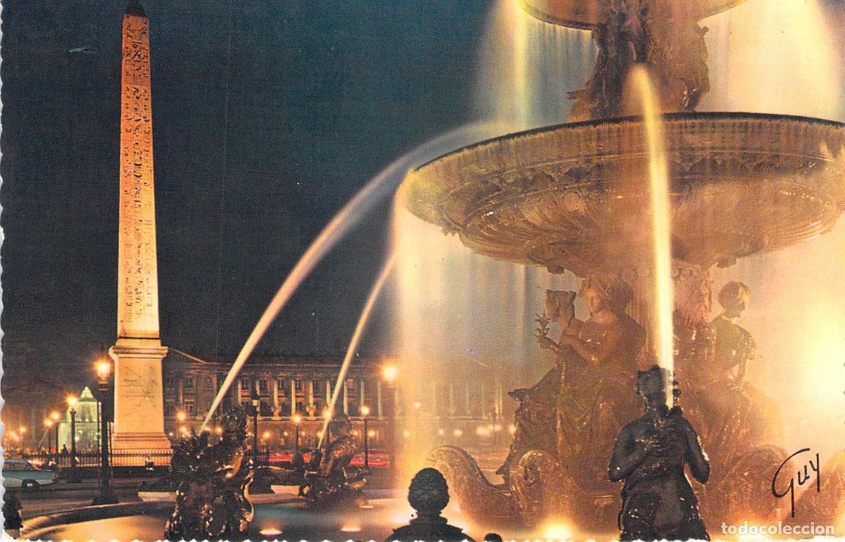 Postales: Postal de Par&iacute;s: Fuente de la Plaza de la Concordia y Obelisco de Noche