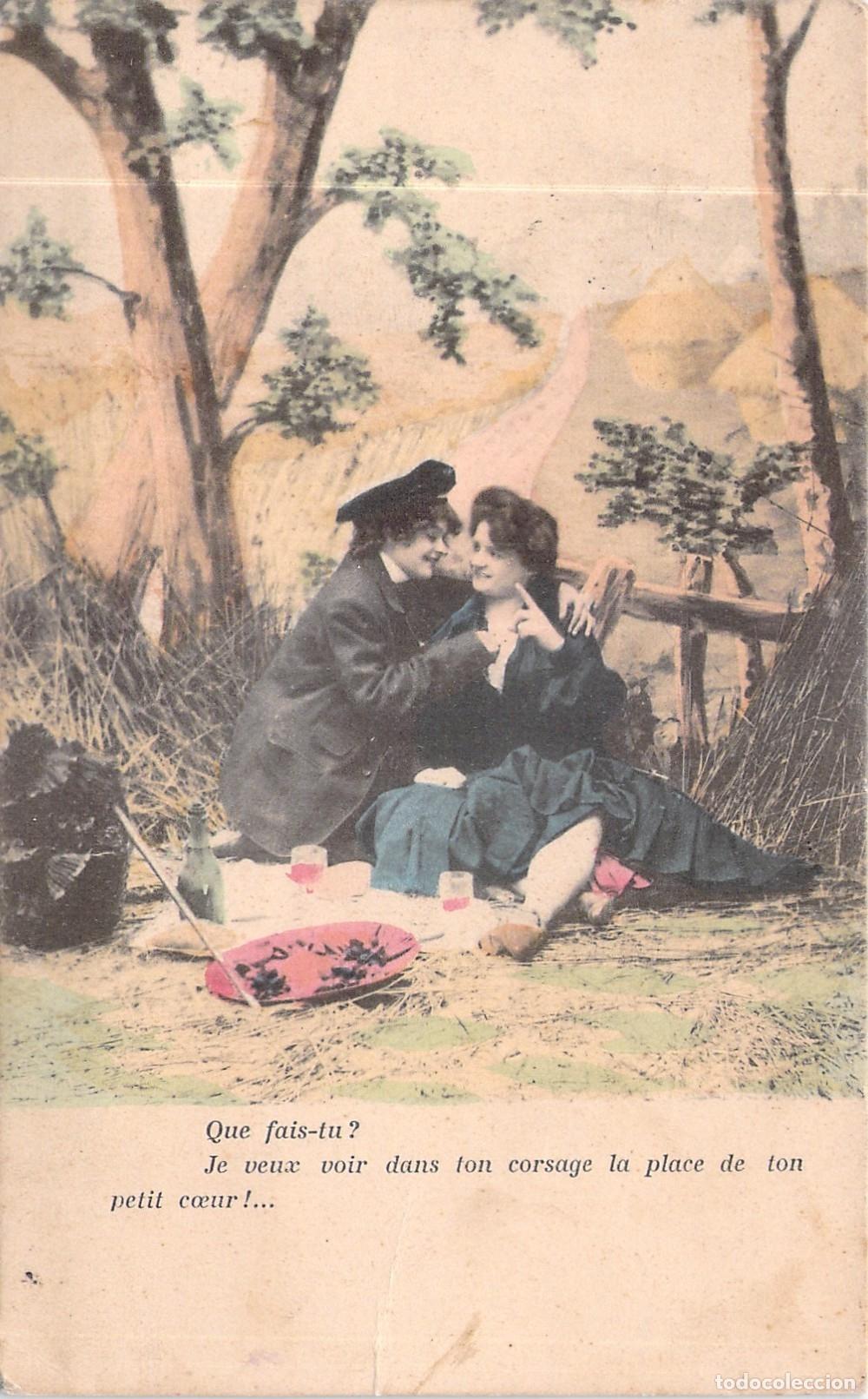 Postales: Postal Rom&aacute;ntica de Pareja en un Picnic de Estilo Franc&eacute;s