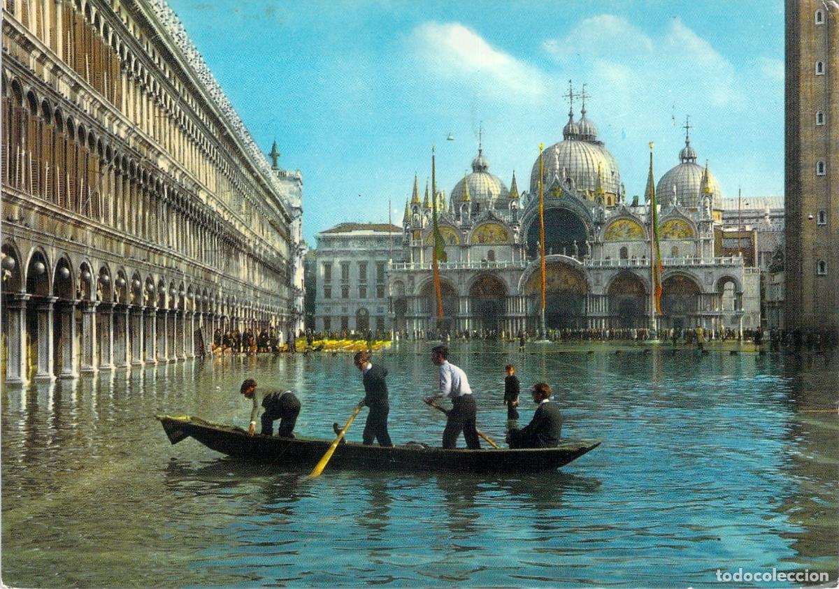 Postcards: Postal de Venecia Plaza de San Marcos con Marea Alta Excepcional