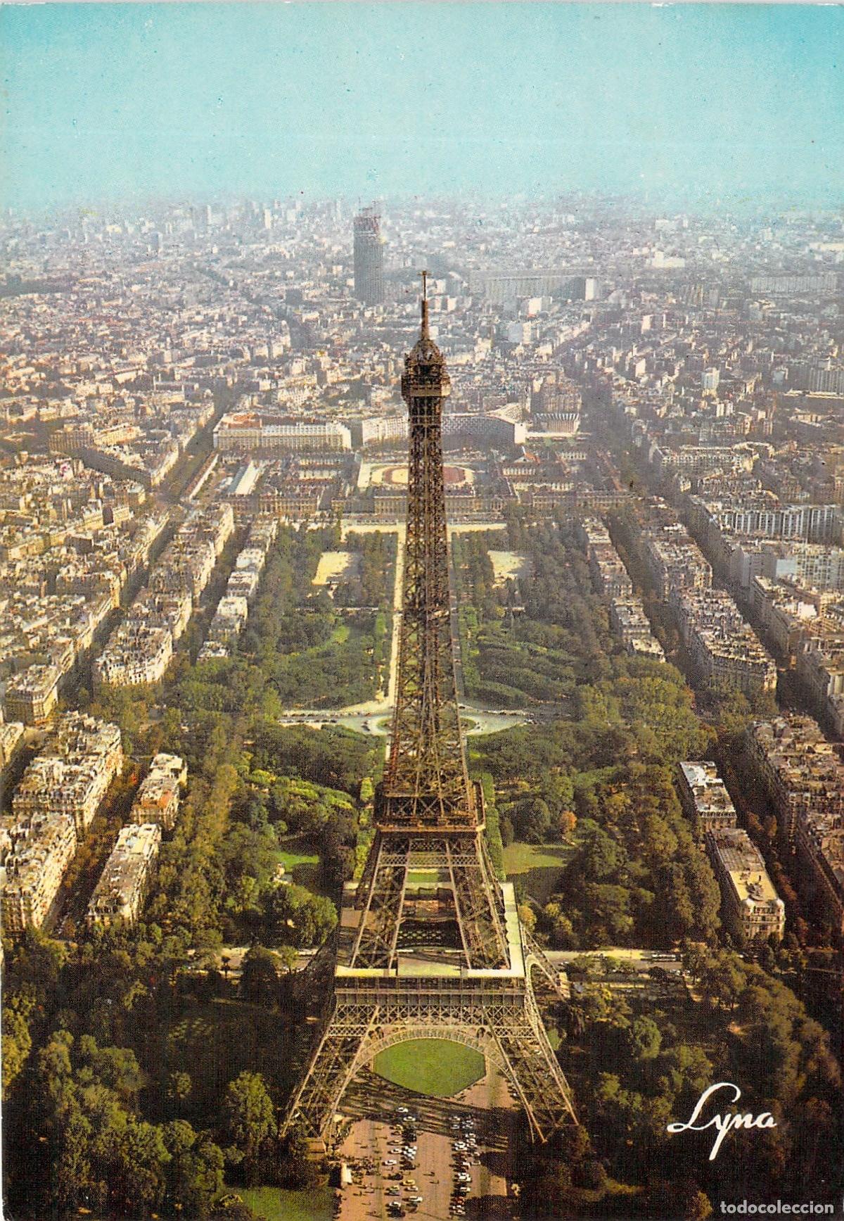 Postcards: Postal de la Torre Eiffel y Campo de Marte en Par&iacute;s con Vista A&eacute;rea