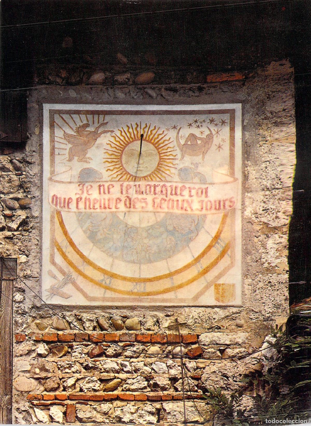 Postcards: Postal Reloj de Sol Antiguo en la Ciudad Medieval de P&eacute;rouges