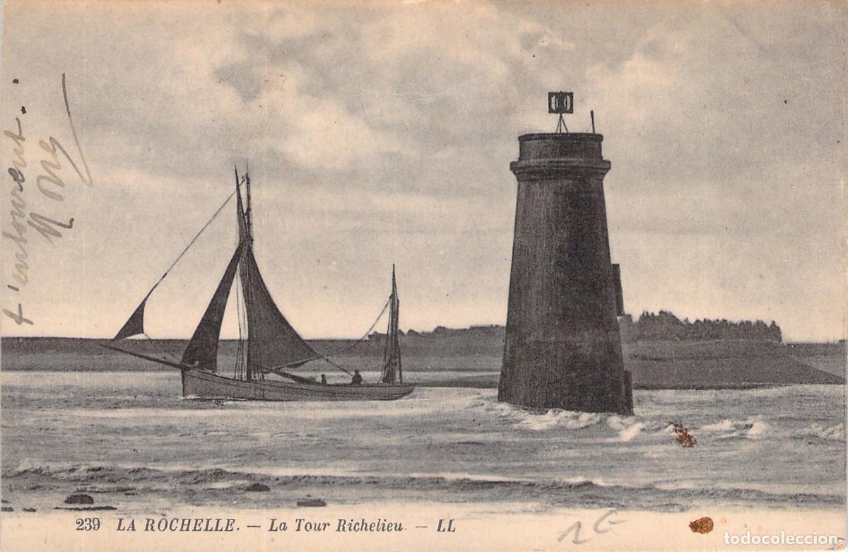 Postales: Postal de La Rochelle con la Torre Richelieu y Barco