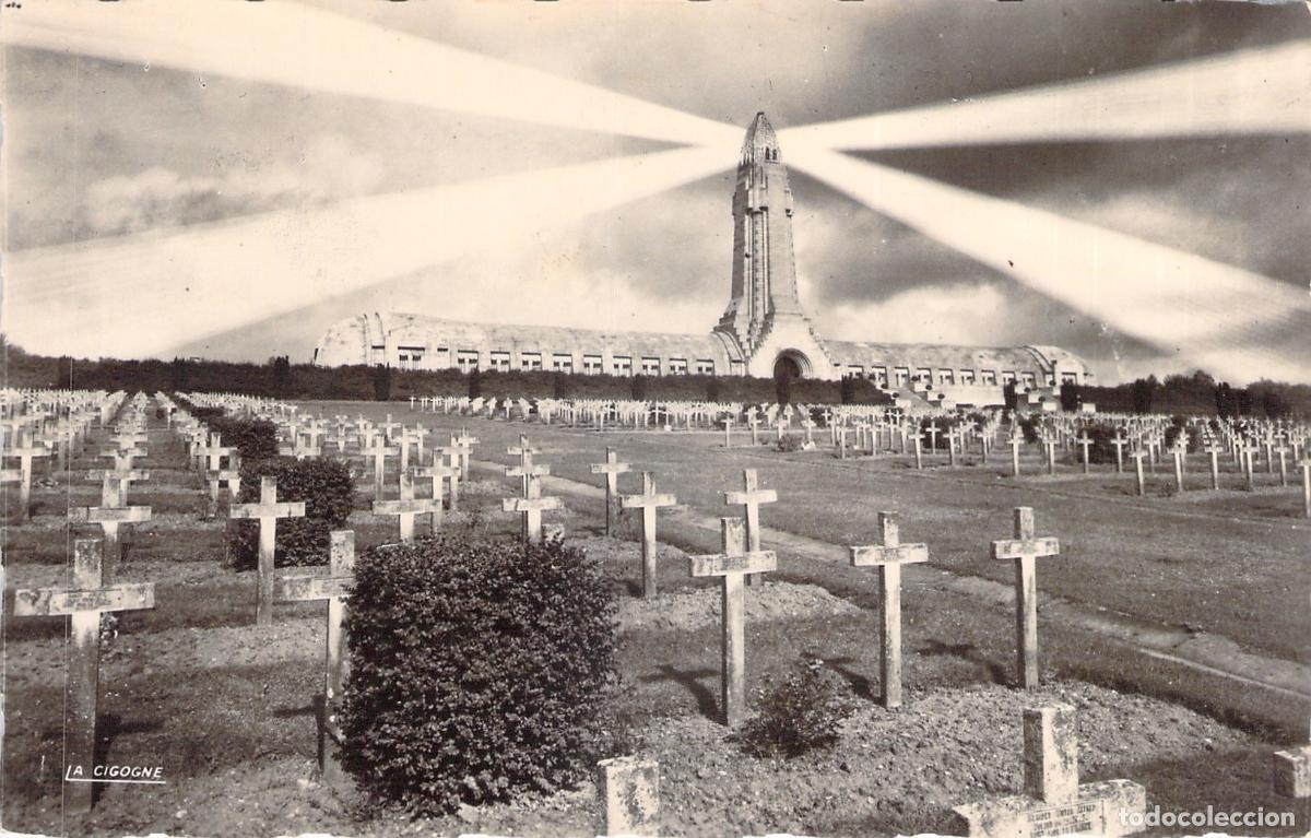 Postcards: Postal del Osario de Douaumont y Cementerio Militar, Meuse Francia