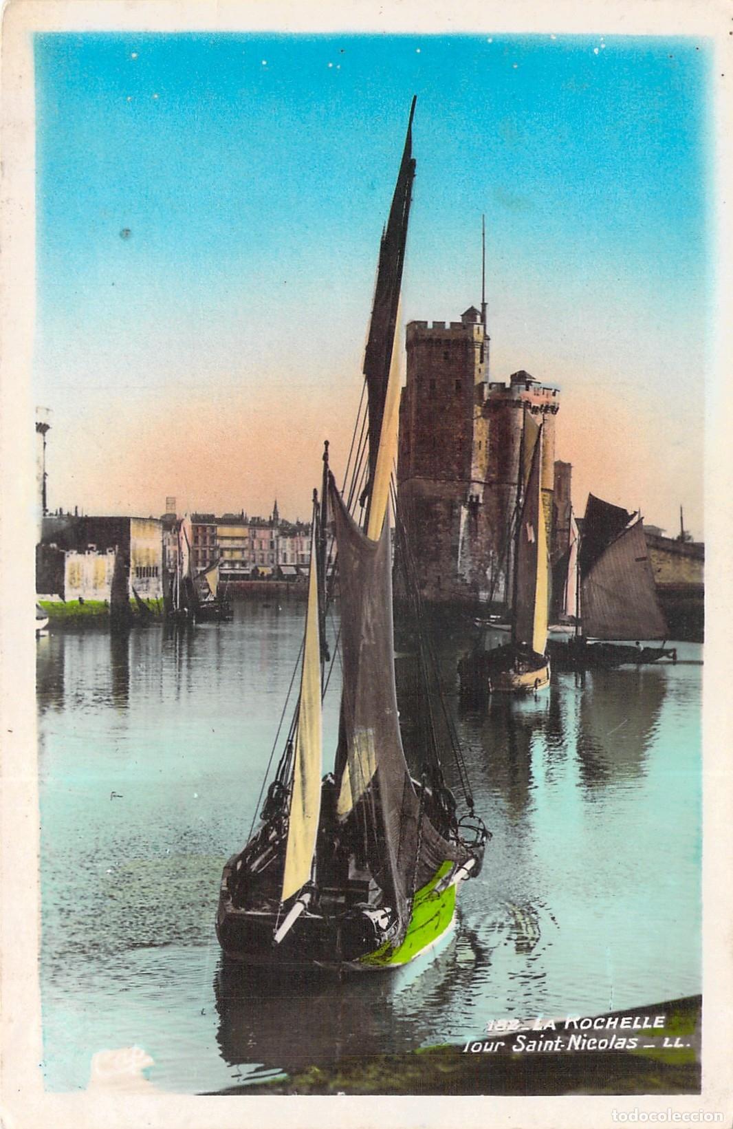 Postales: Postal de La Rochelle con la Tour Saint-Nicolas y barcos en el puerto