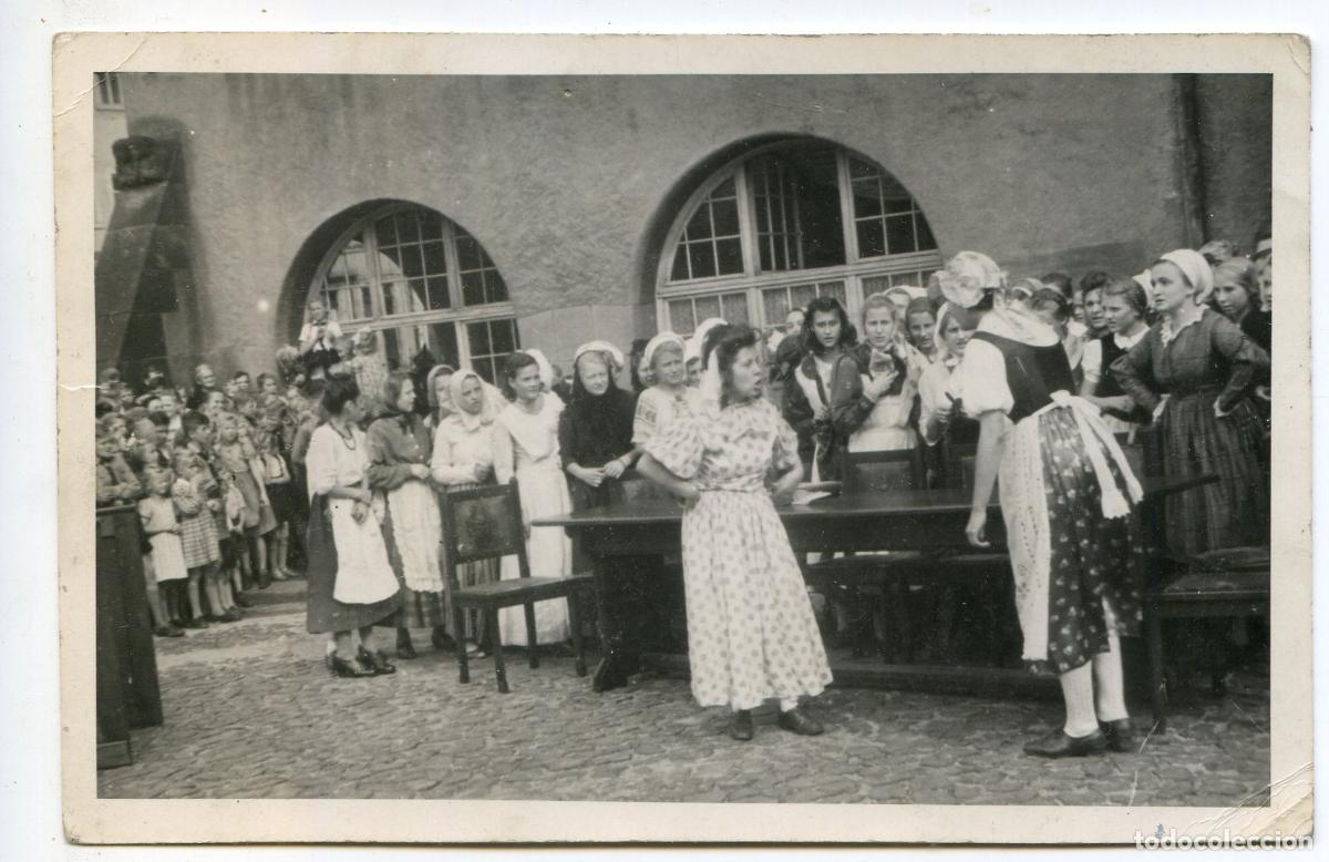 Postales: Wieberkrieg, L&ouml;wenberg 1943, actual Lw&oacute;wek Śląski, Guerra de mujeres fiesta tradicional