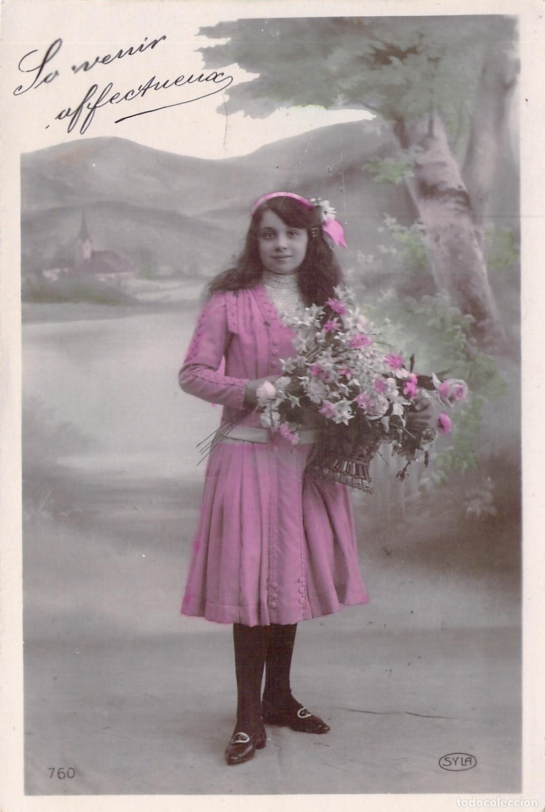 Cartoline: Postal Francesa de Ni&ntilde;a con Flores Souvenir Affectueux